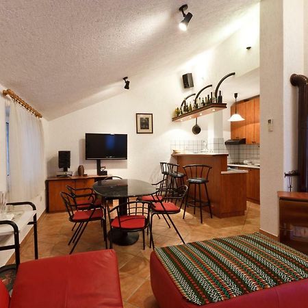 Apartmani Rasan Malinska Exterior photo